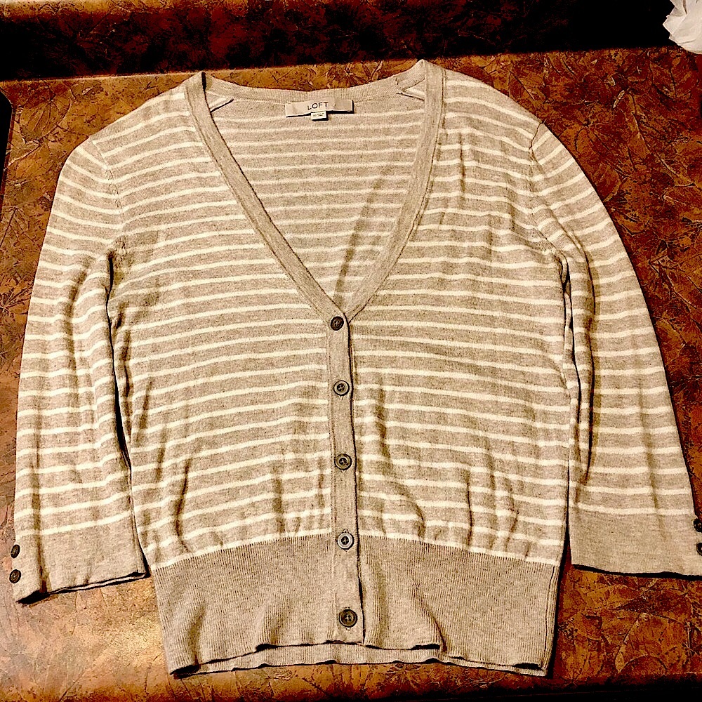 Ann Taylor LOFT 3/4 Sleeve Vneck Cardigan